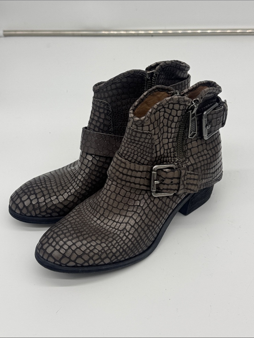 Donald J Pliner Gray Python Dalis Western Side Zip Ankle Boots Size 5.5